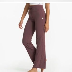 Vuori Women's Leggings in Mauve